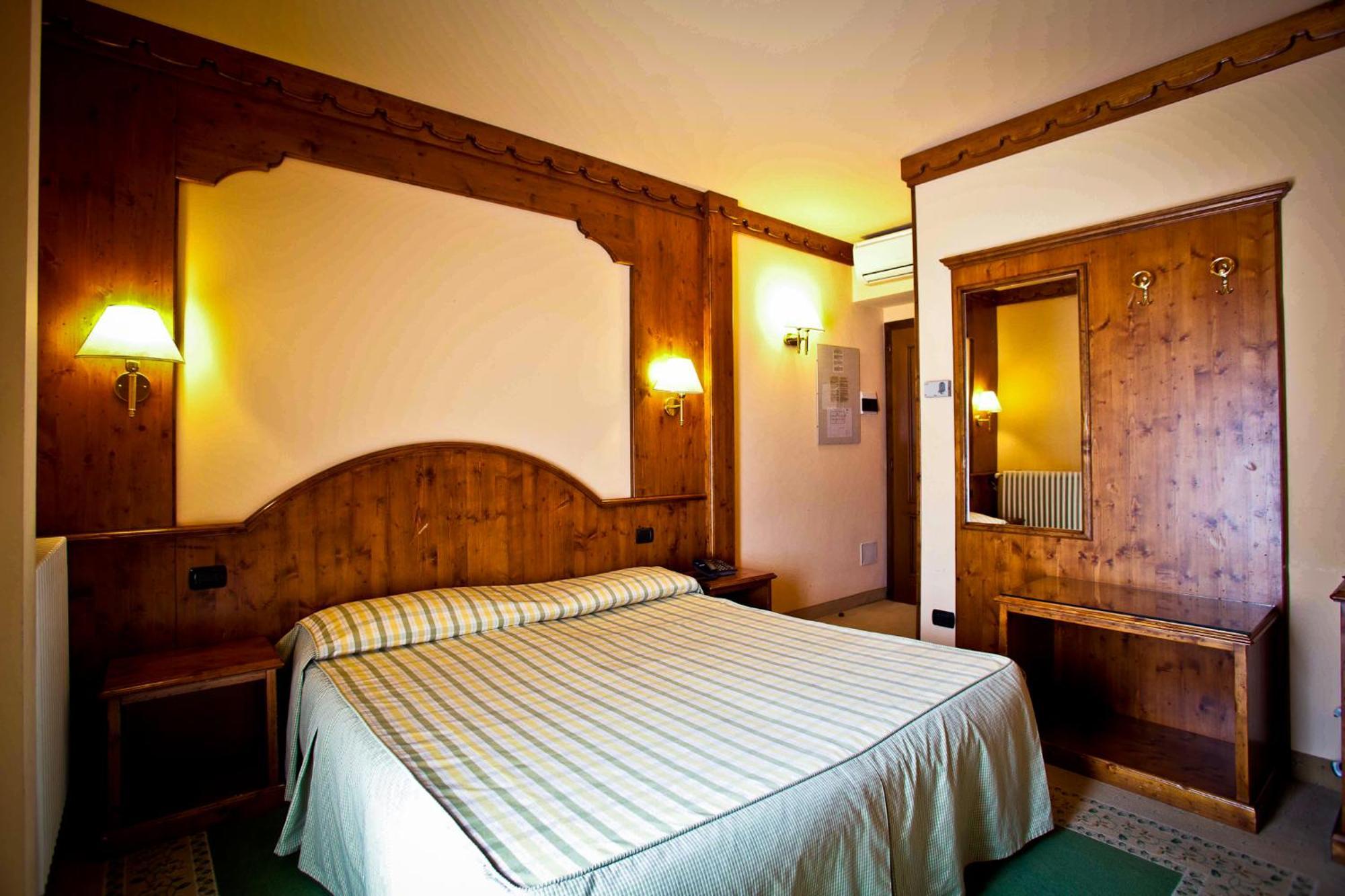 Hotel Rendez Vous シャティヨン エクステリア 写真