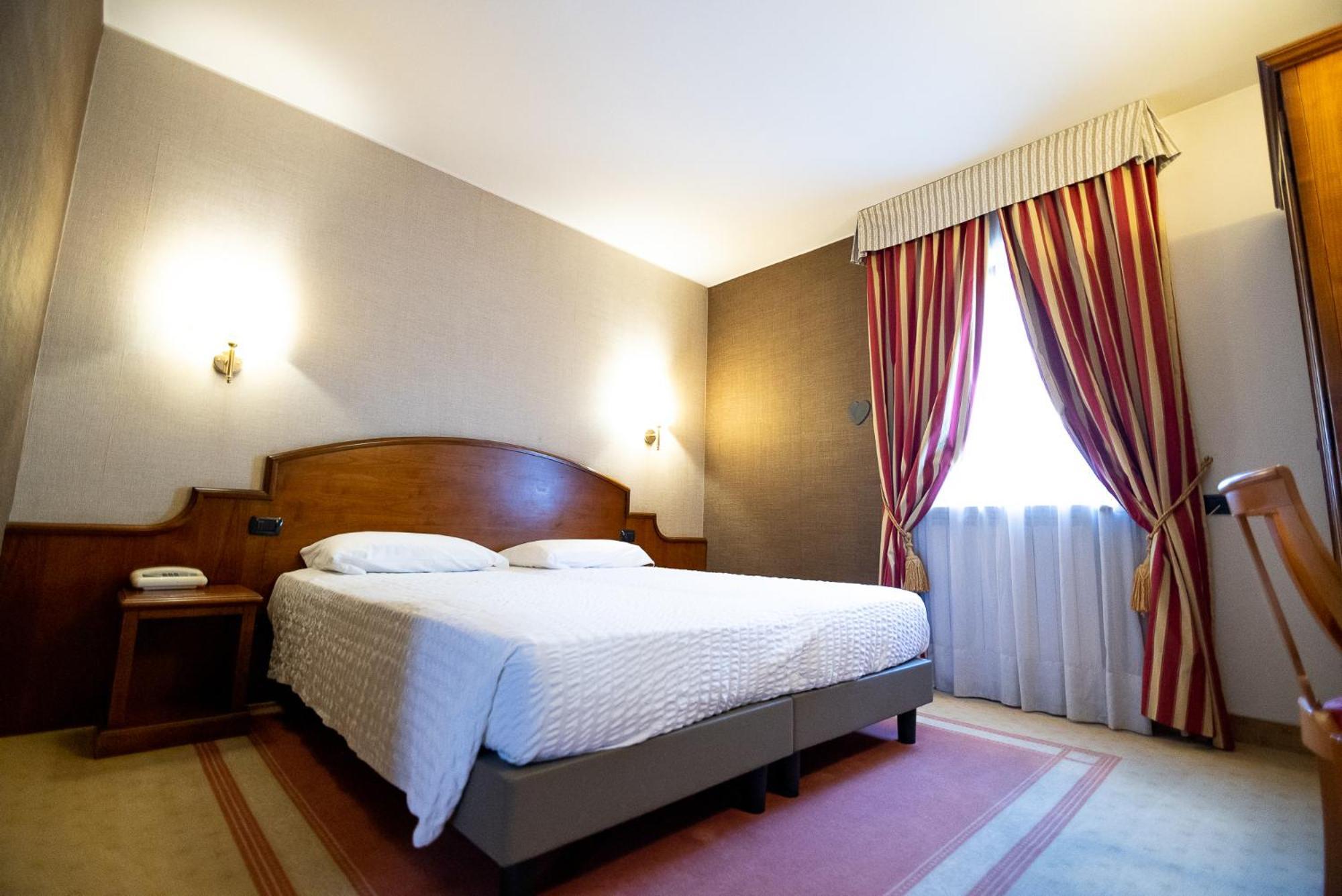 Hotel Rendez Vous シャティヨン エクステリア 写真
